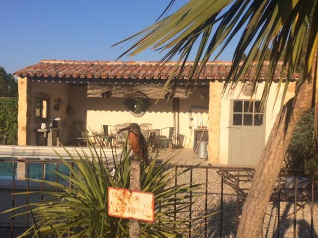 Appartement Dans Mas Provencal Grans Exterior photo