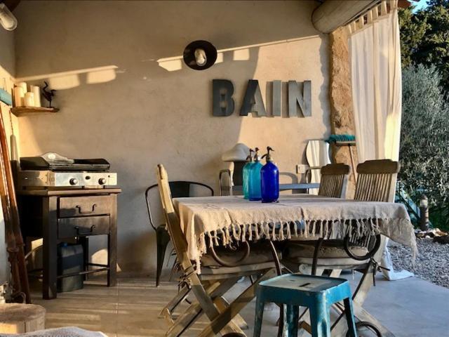 Appartement Dans Mas Provencal Grans Exterior photo