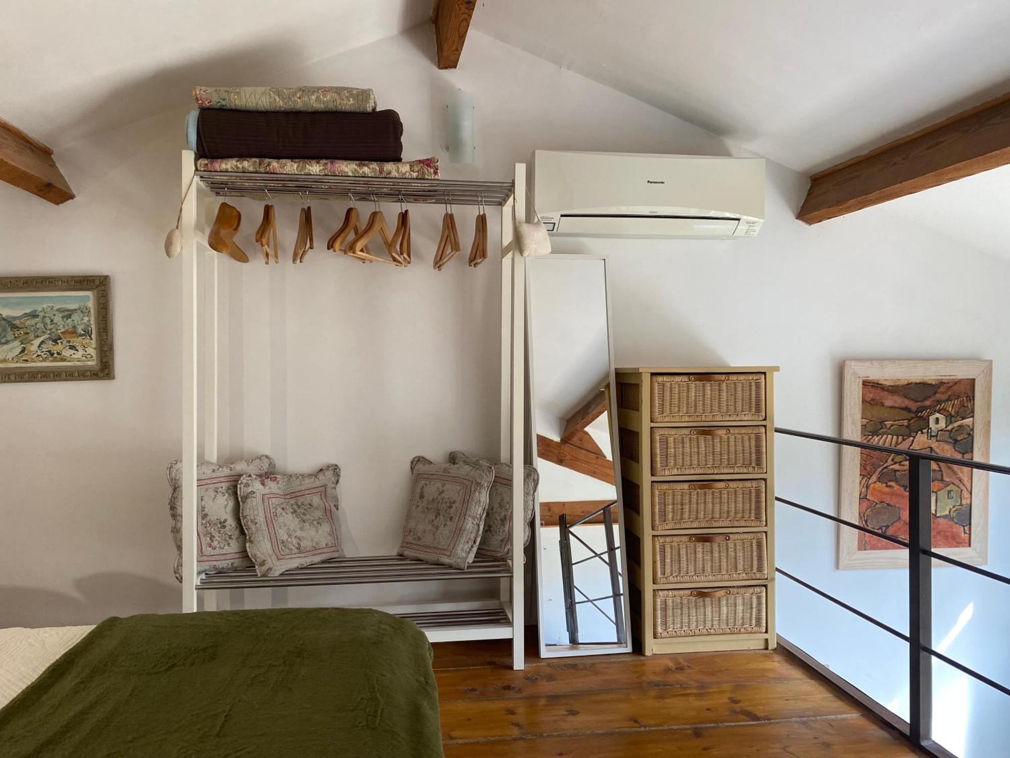 Appartement Dans Mas Provencal Grans Exterior photo
