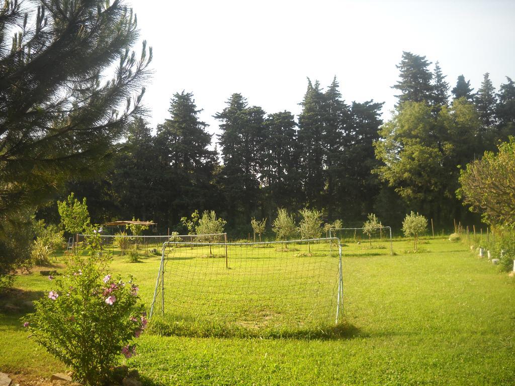 Appartement Dans Mas Provencal Grans Exterior photo
