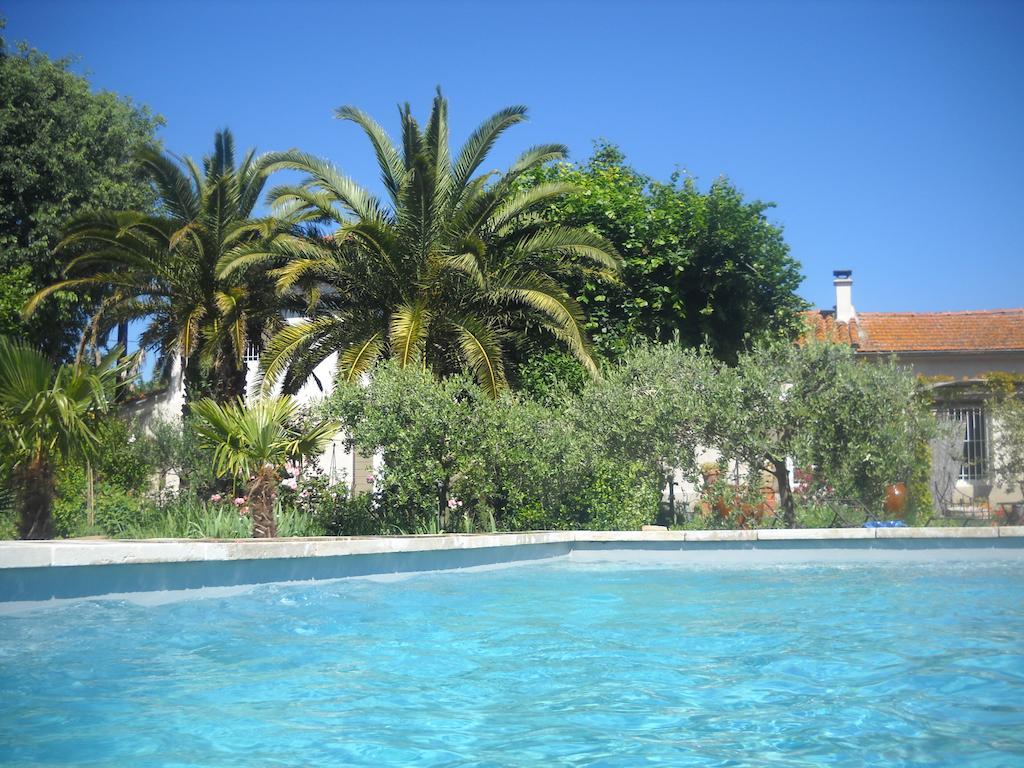 Appartement Dans Mas Provencal Grans Exterior photo